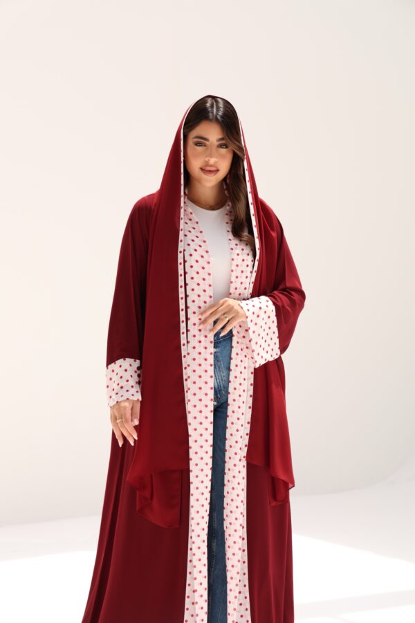 عباية منقطة