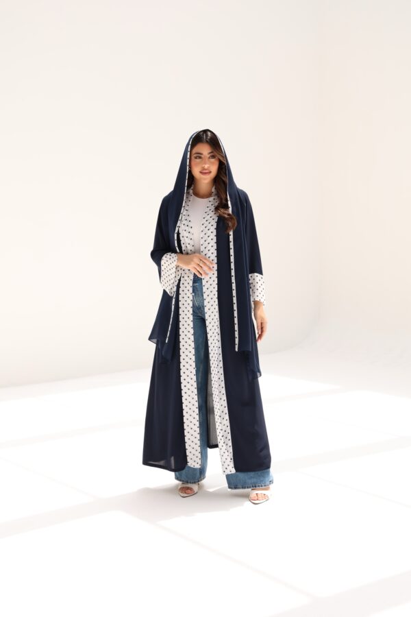 عباية منقطة