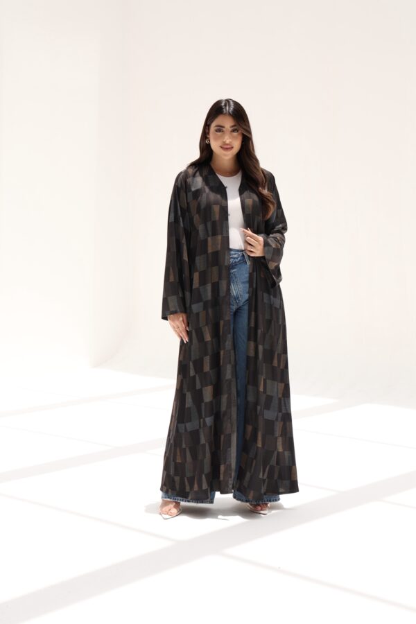 عباية انسيابية ملونة